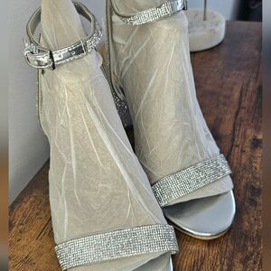 Aldo Rhiannon Silver Rhinestone Embellished Shoe Size 7
